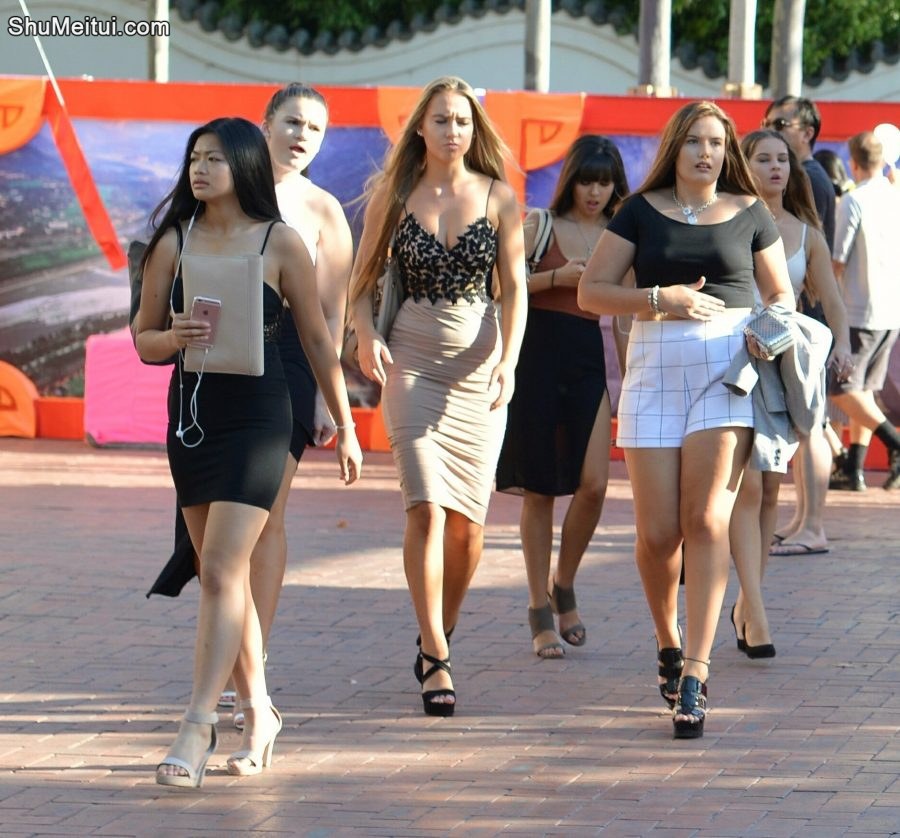 国外街头拍摄美女们各类的高跟和腿[第20张/共27张]