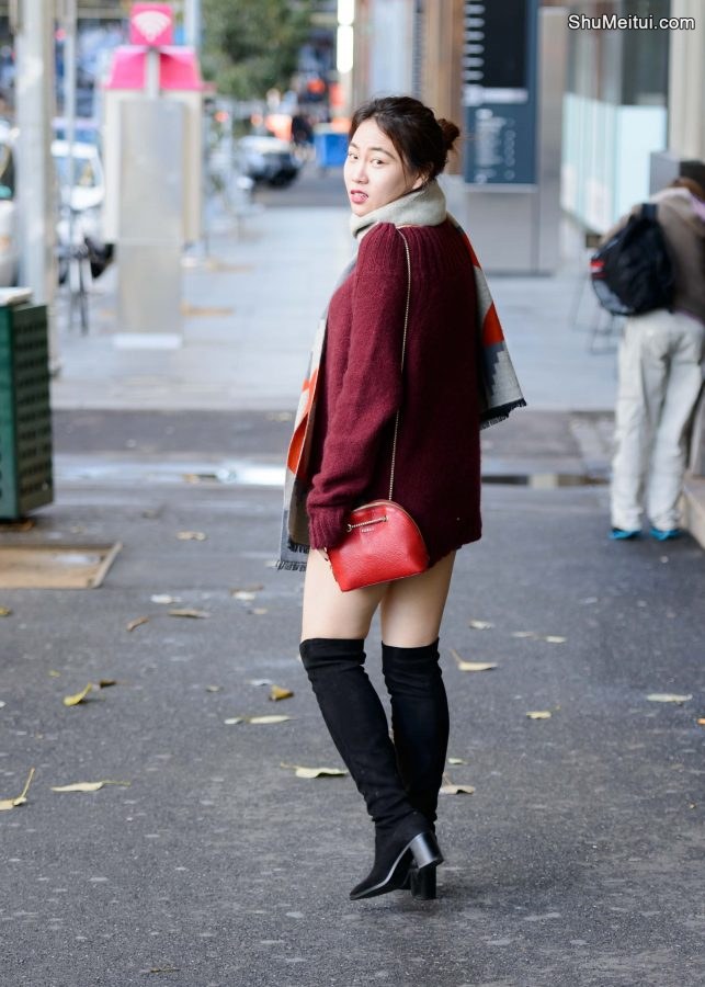 冬日穿短裤露大腿的美女在大街上就缠着我给她拍照[第5张/共5张]