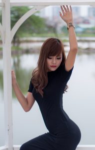 越南妹子黑色性感短裙s身段真是不多见呀