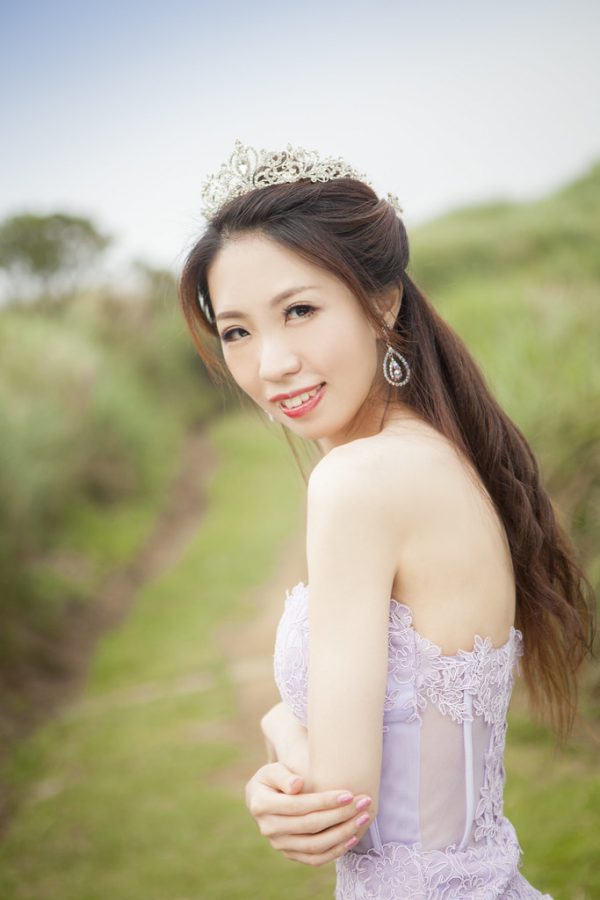 美腿新娘子紫色婚纱照[第9张/共16张]